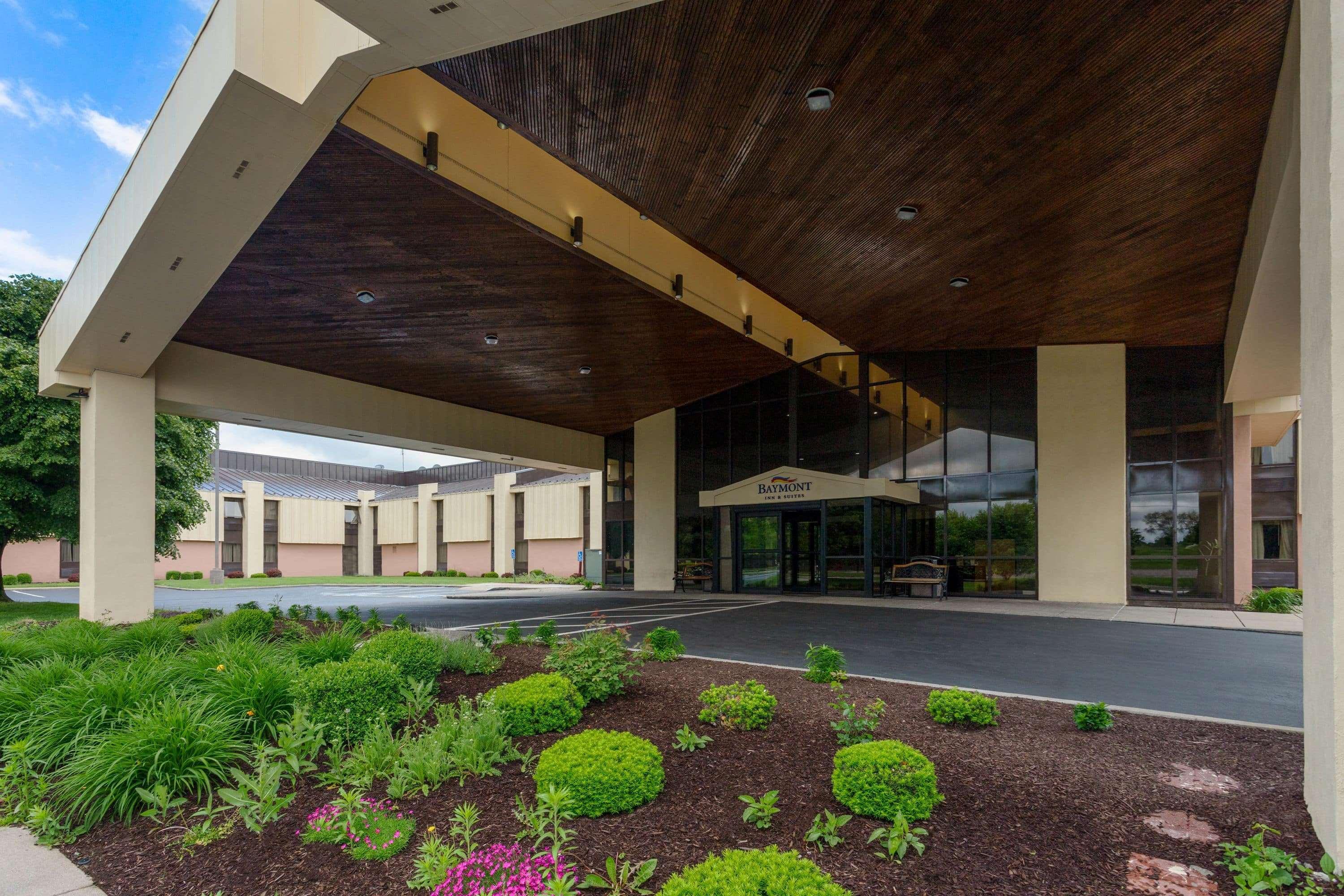 Baymont By Wyndham Elkhart Hotel Bagian luar foto