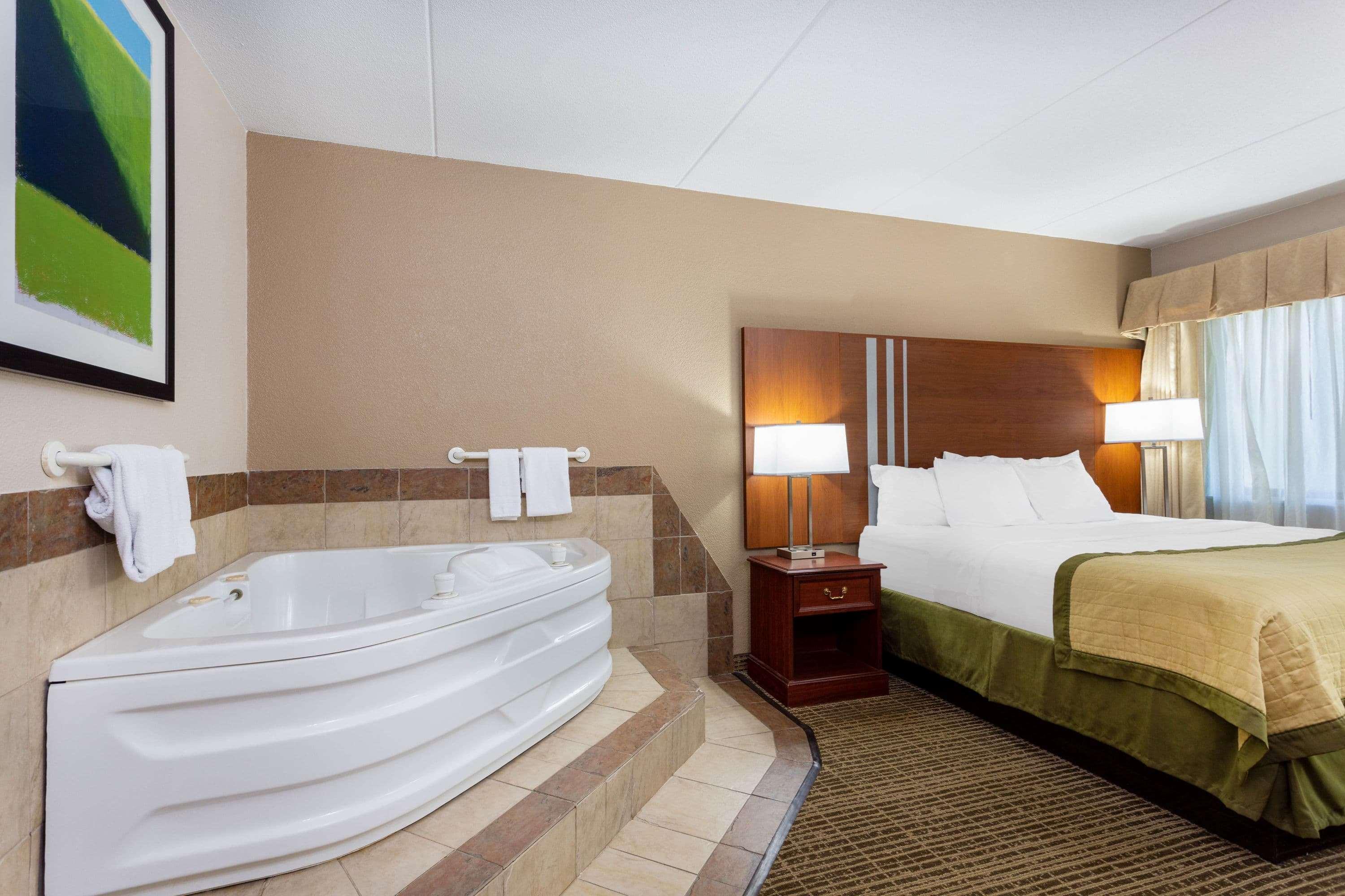 Baymont By Wyndham Elkhart Hotel Bagian luar foto